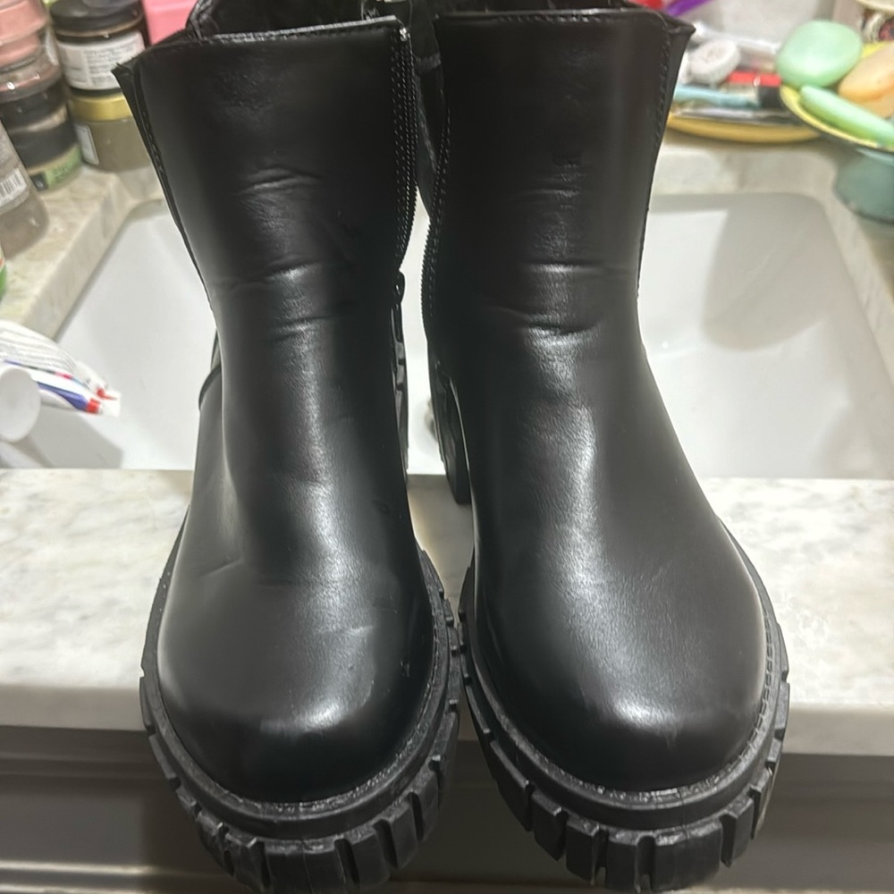 Wild diva boots